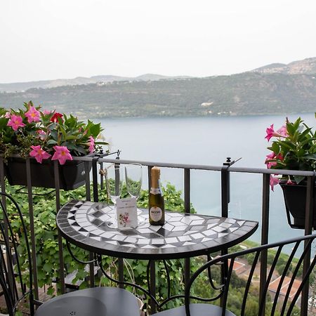 B&B Carpe Diem Vista Lago Кастель-Гандольфо Экстерьер фото