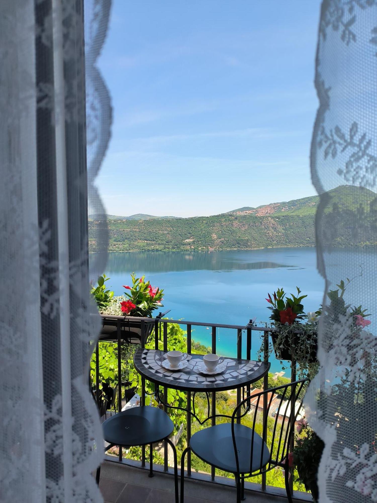 B&B Carpe Diem Vista Lago Кастель-Гандольфо Экстерьер фото