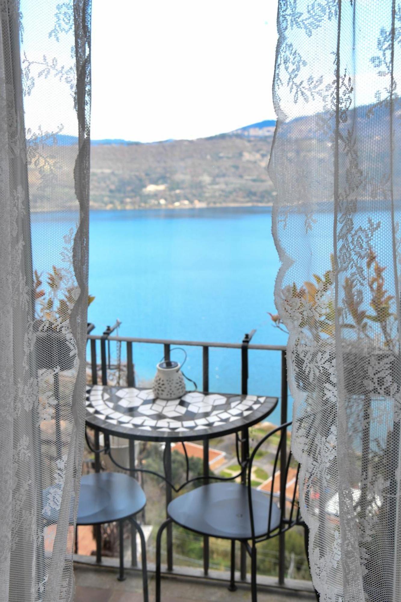 B&B Carpe Diem Vista Lago Кастель-Гандольфо Экстерьер фото