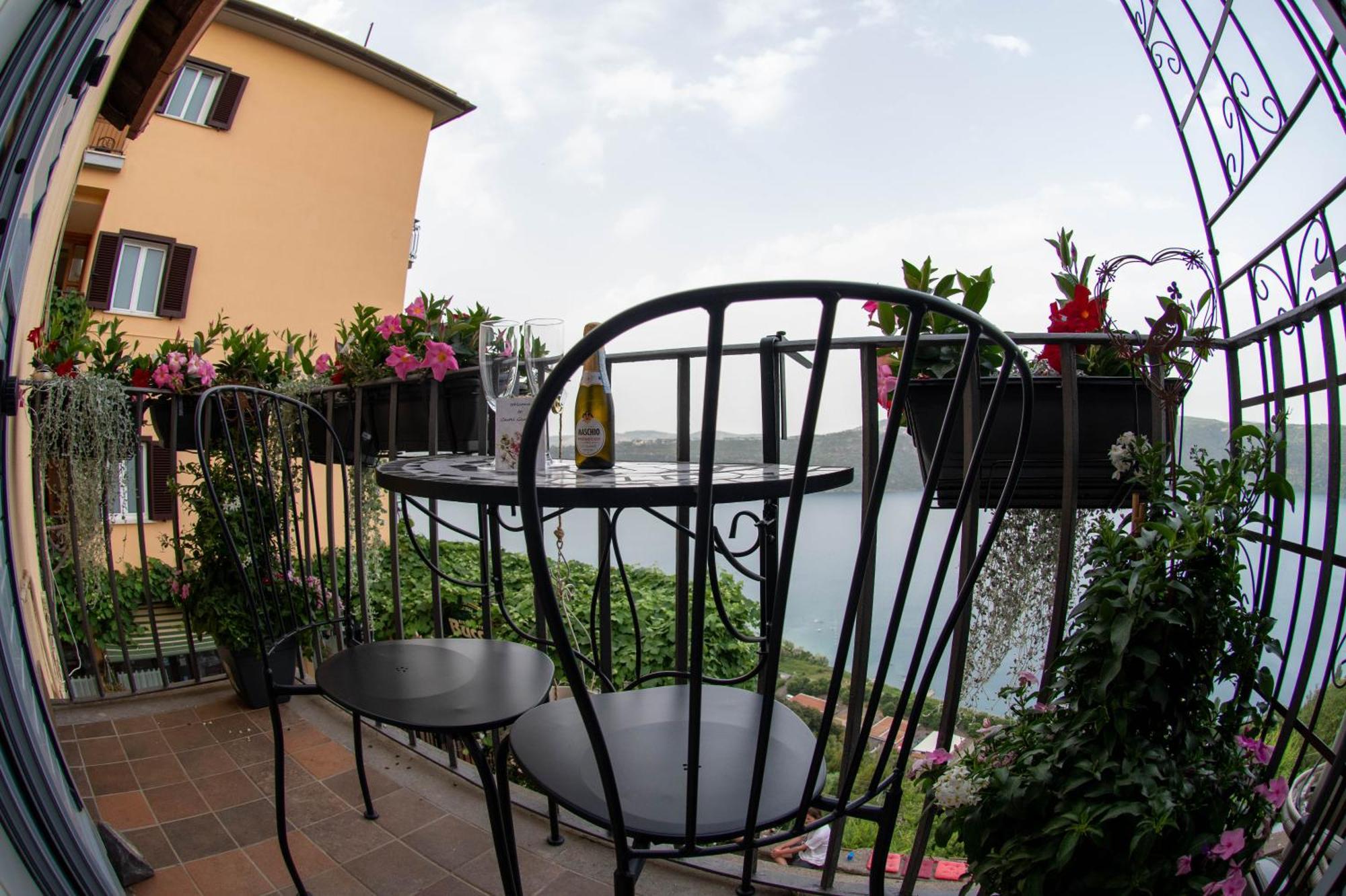 B&B Carpe Diem Vista Lago Кастель-Гандольфо Экстерьер фото