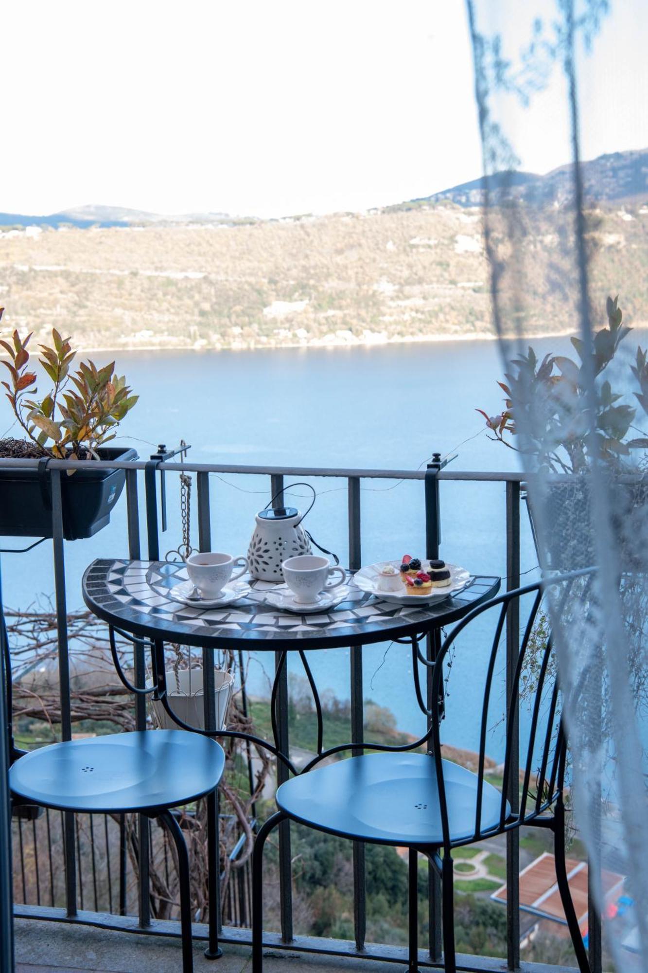 B&B Carpe Diem Vista Lago Кастель-Гандольфо Экстерьер фото